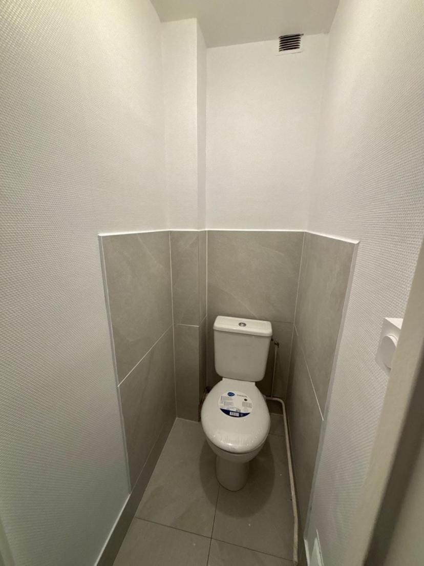 New, Bright Apartment Laval (Mayenne)